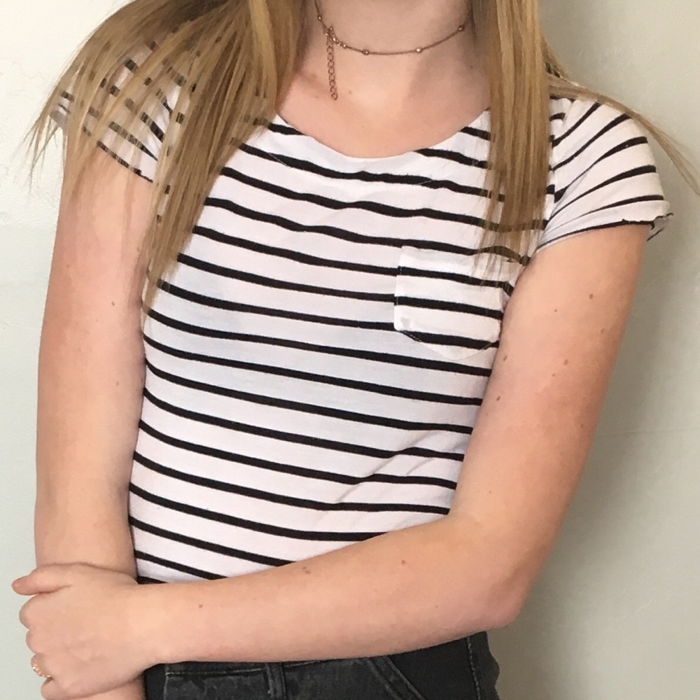 Black and white stripes tee